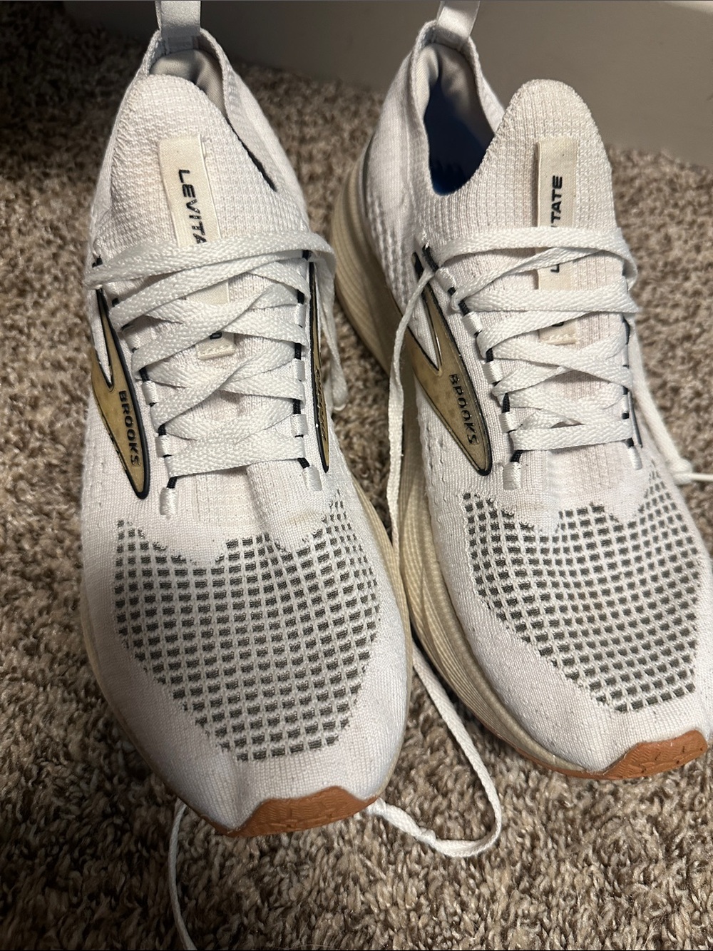Brooks Levitate Men's White Running Shoes with Gold and Tan Accents